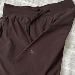 Lulu lemon men’s Brown Athletic shorts